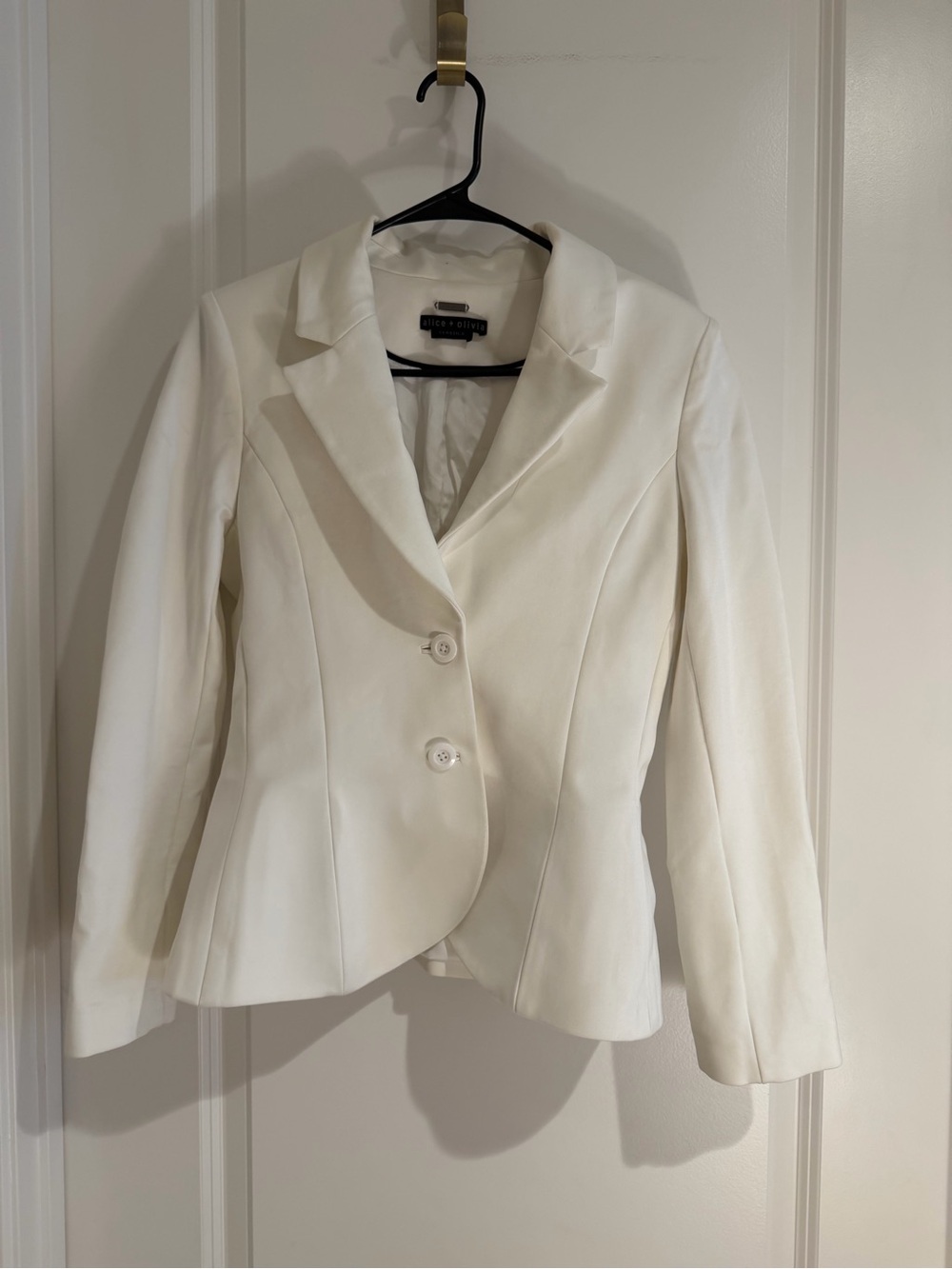 Alice + Olivia Ivory Fitted Tailored Blazer